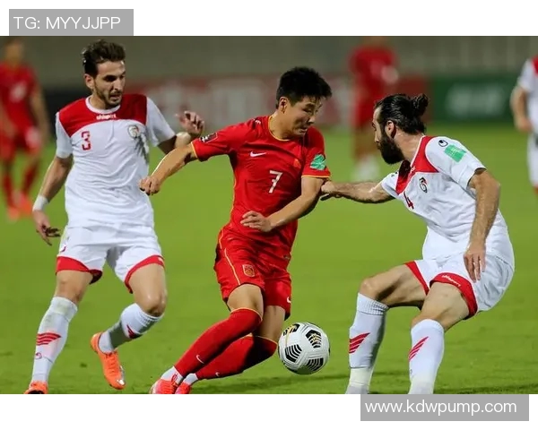 中国足球明星特技展现球场魅力与技巧的完美结合 中国足球明星特技展现球场魅力与技巧的完美结合