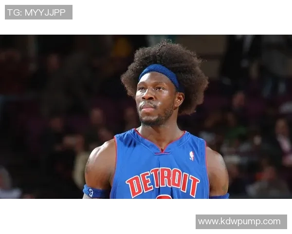 退役黑人爆炸头足球明星重返赛场挑战新生代球员的传奇之路